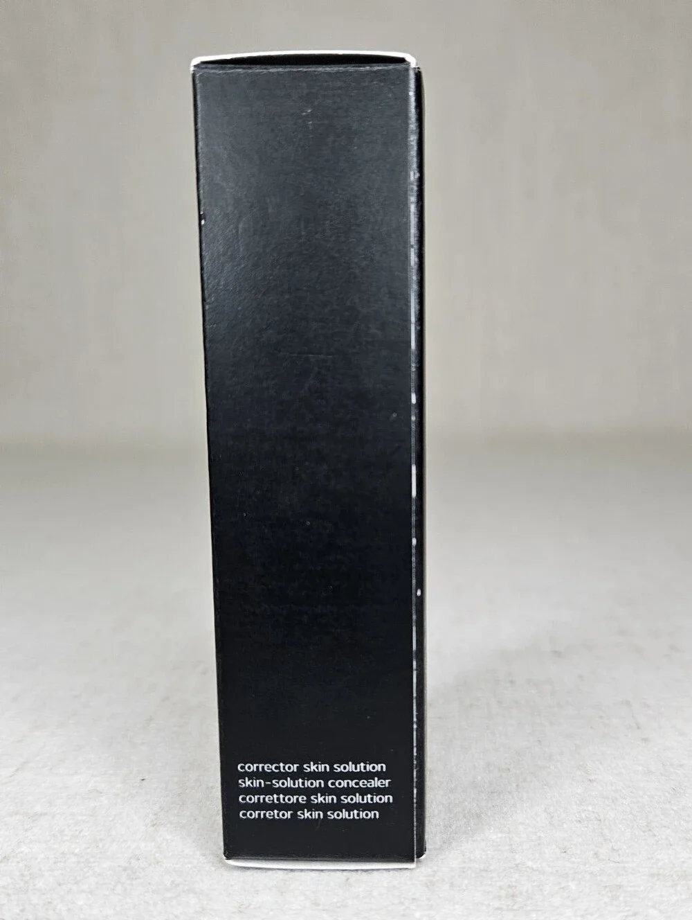 NIB Younique Touch Skin Solution Concealer  Corrector Chiffon 0.33 fl oz/10 ml